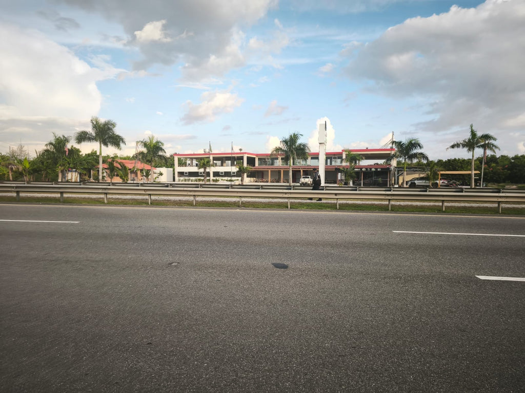 VENDO PARADOR AUTOPISTA DEL ESTE