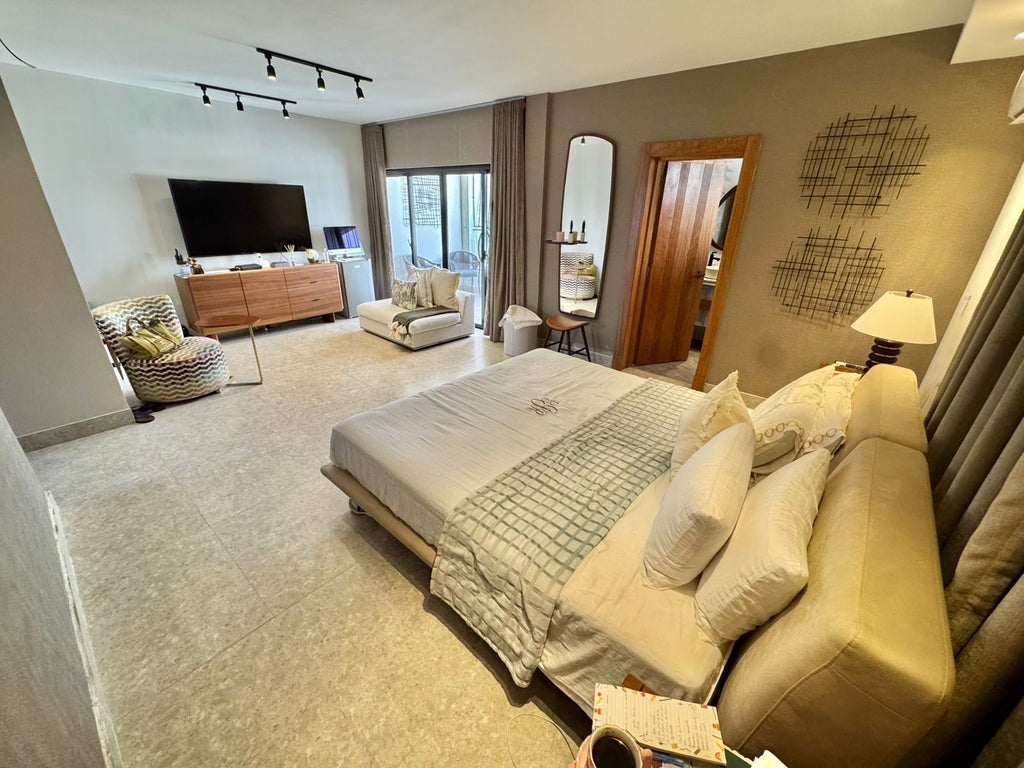 Espectacular Penthouse de 4 Habitaciones con Vista al Mar Urbanización Real