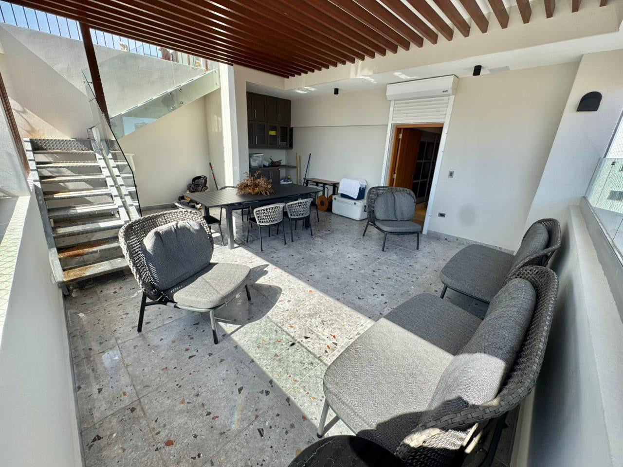 Espectacular Penthouse de 4 Habitaciones con Vista al Mar Urbanización Real
