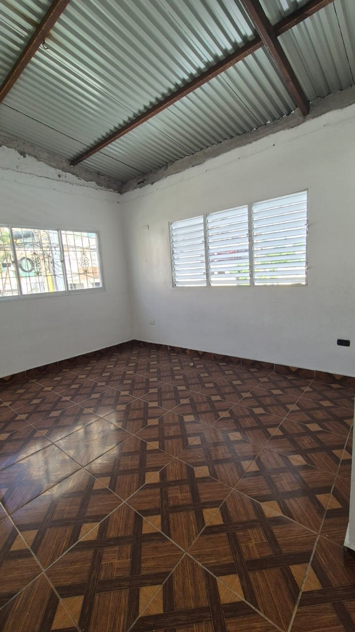 Alquilo local comercial Bella Vista