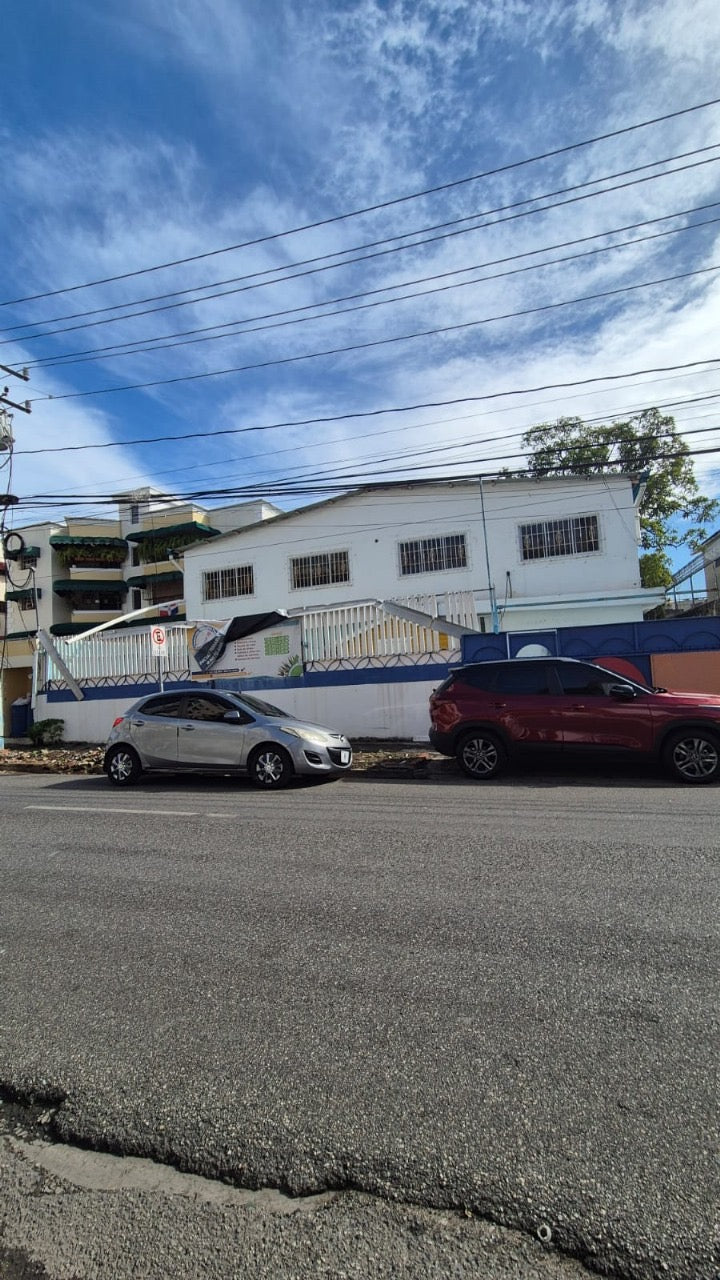 Alquilo local comercial Bella Vista