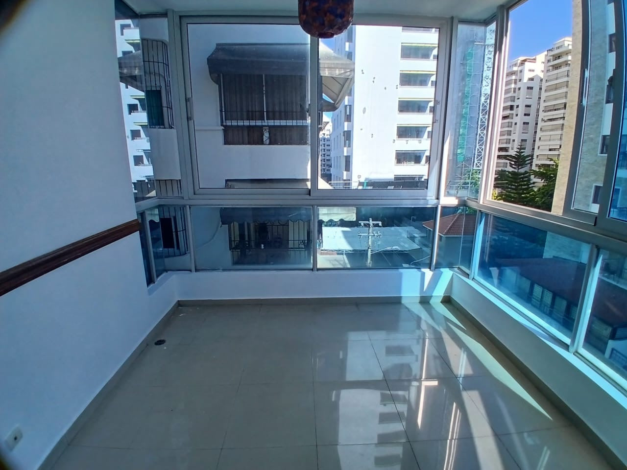 VENDO AMPLIO  APARTAMENTO EN PIANTINI
