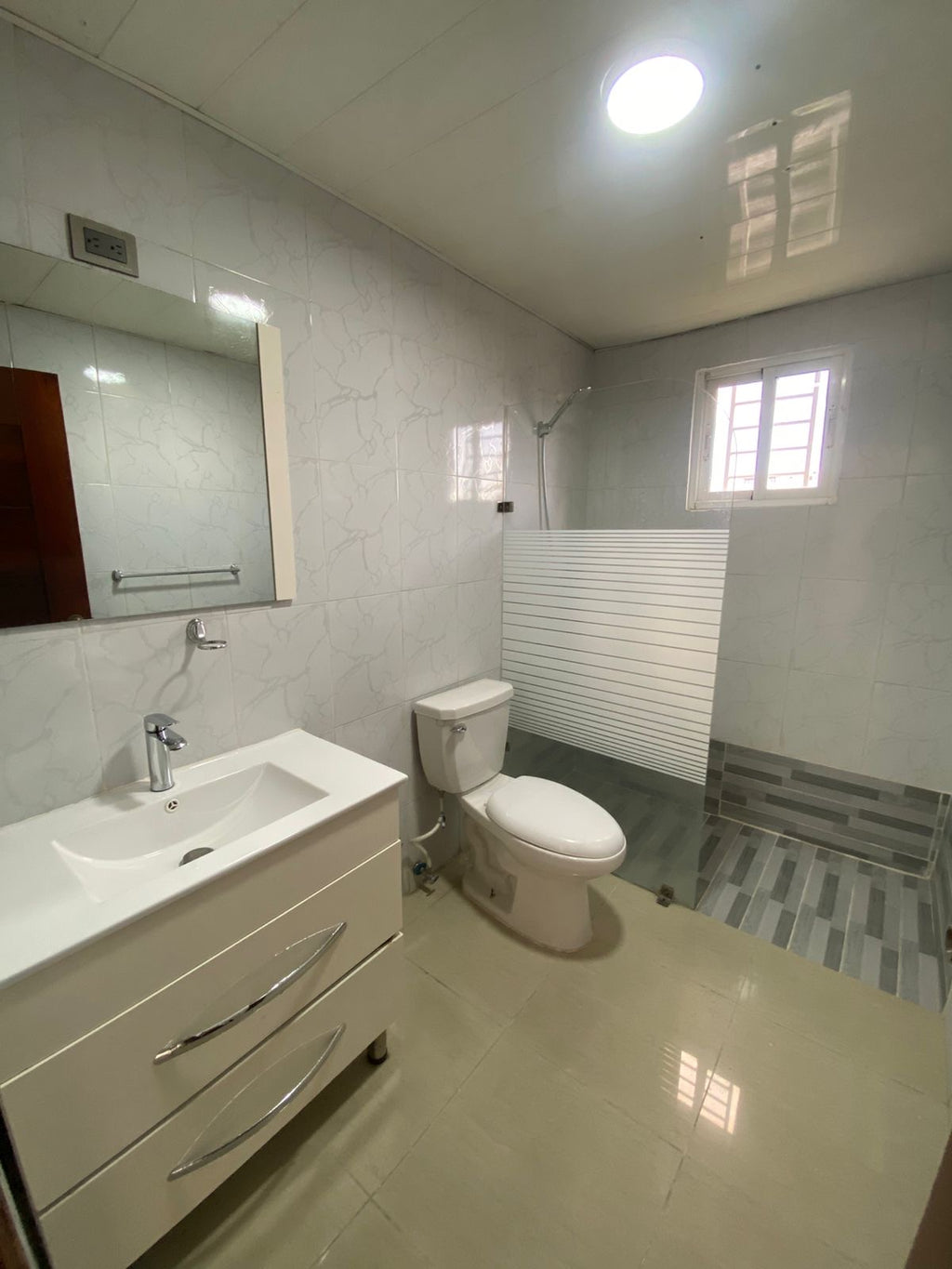 Se vende apartamento de 2 habitaciones en Evaristo Morales