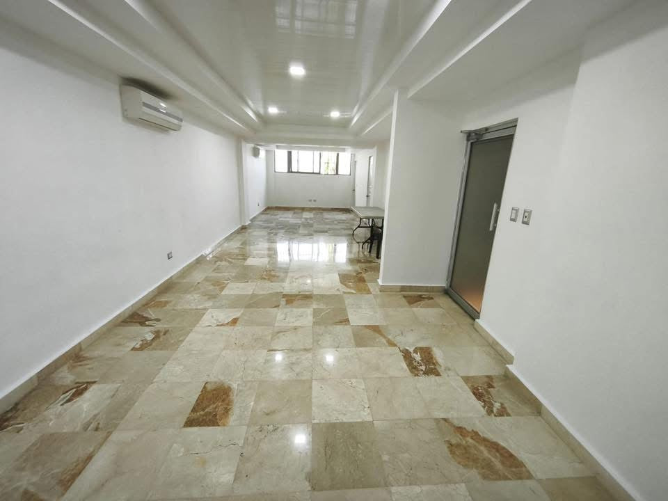 Vendo apartamento en Naco 2da con terraza con ubicación estratégica con salida Rápida a la próximo 27 de Febrero Av. Tiradentes