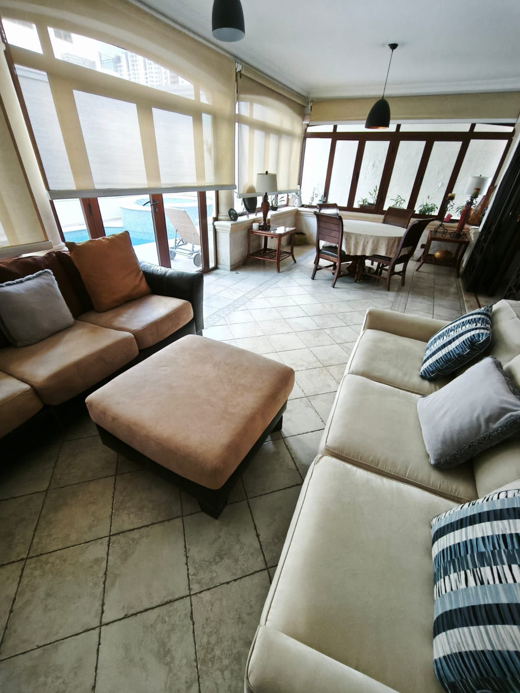 Alquilo casa de dos niveles en Los Cacicazgos