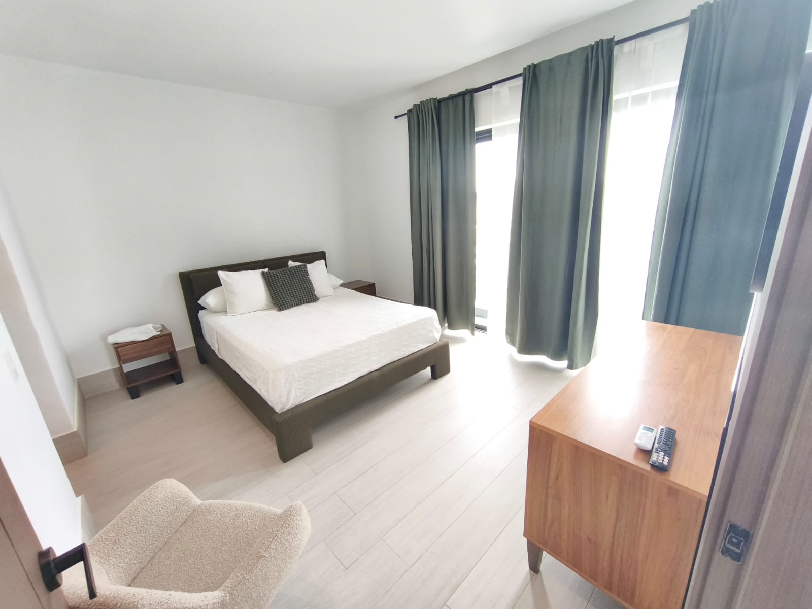 Alquilo apartamento en Piantini