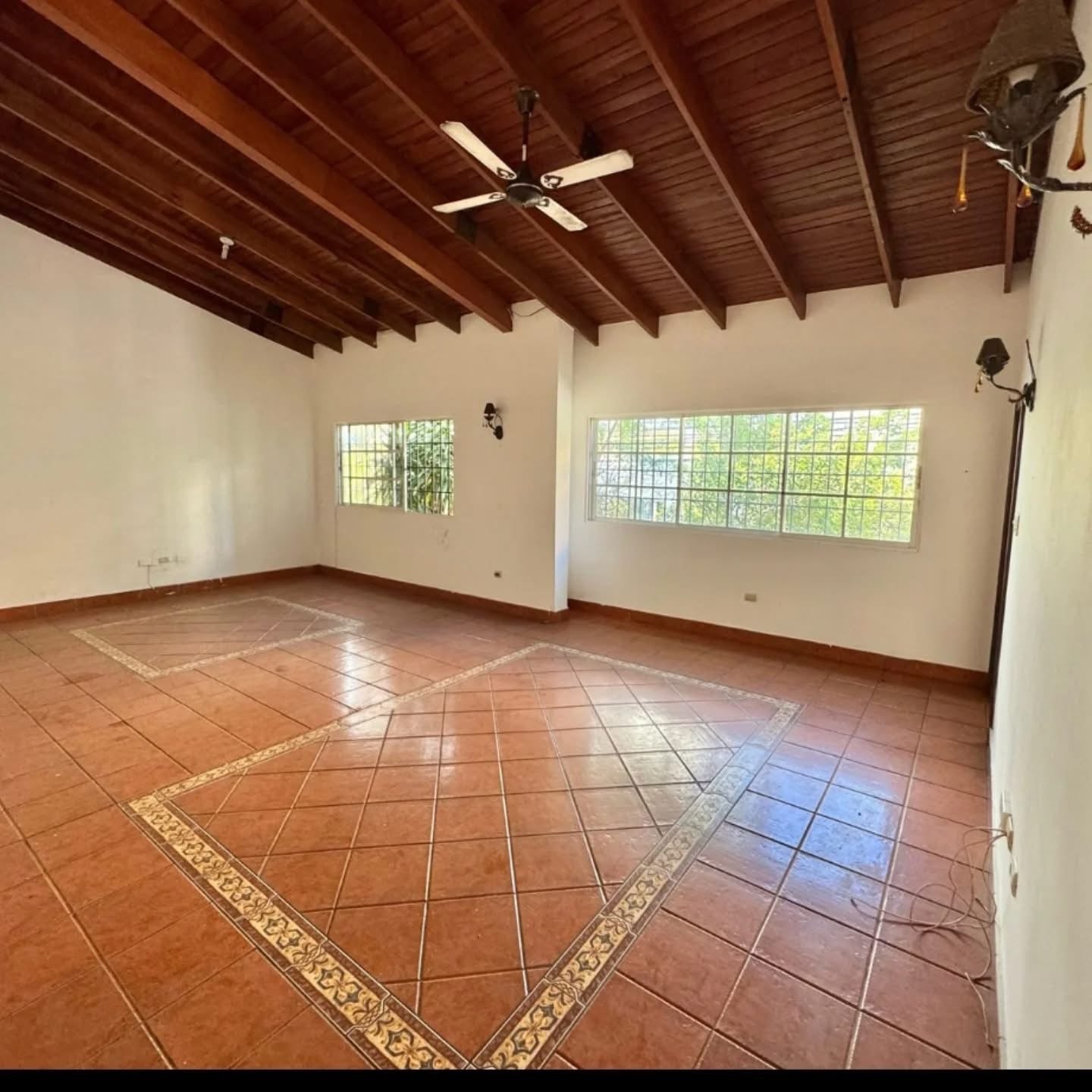 Vendo Casa Sector El Pedregal Km 11 
Av. Independencia Carretera Sánchez