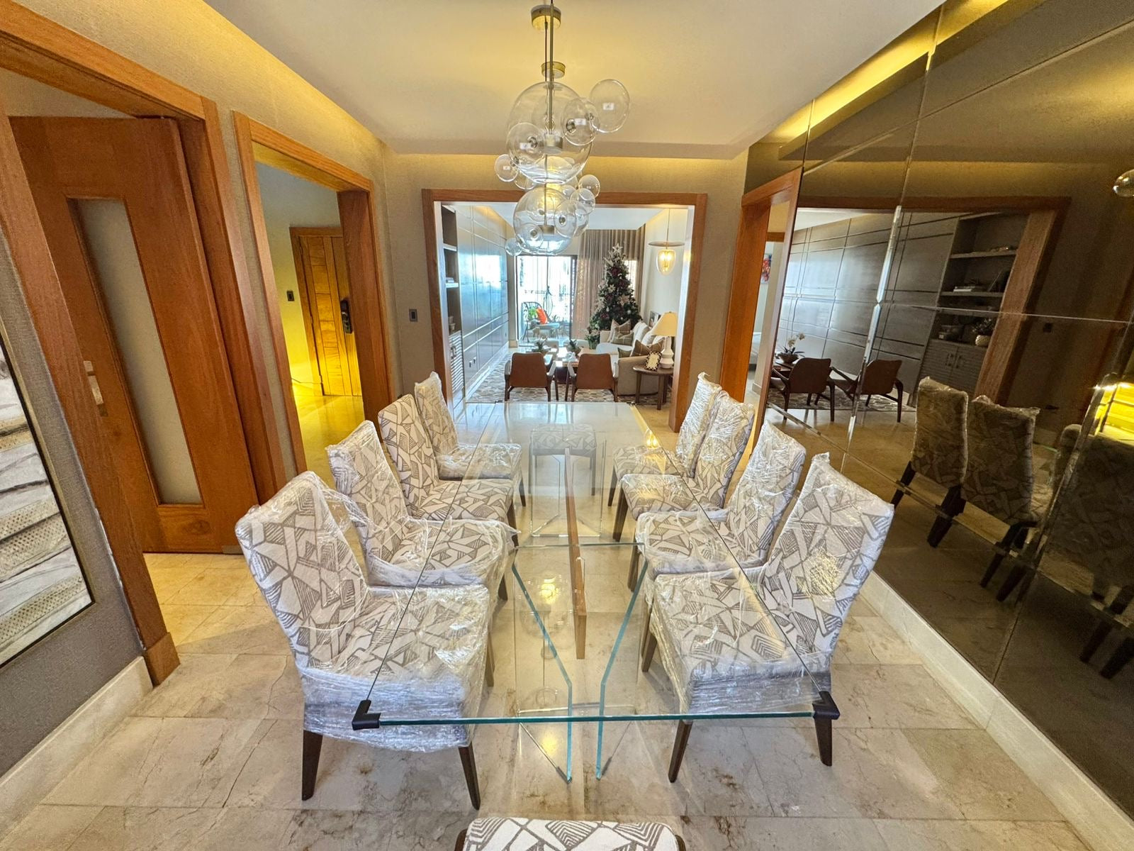 Espectacular Penthouse de 4 Habitaciones con Vista al Mar Urbanización Real