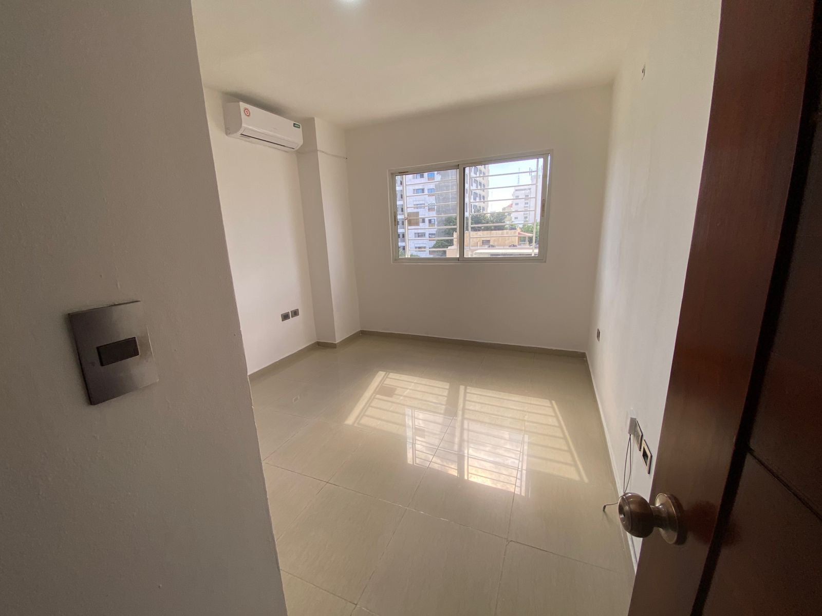 Se vende apartamento de 2 habitaciones en Evaristo Morales