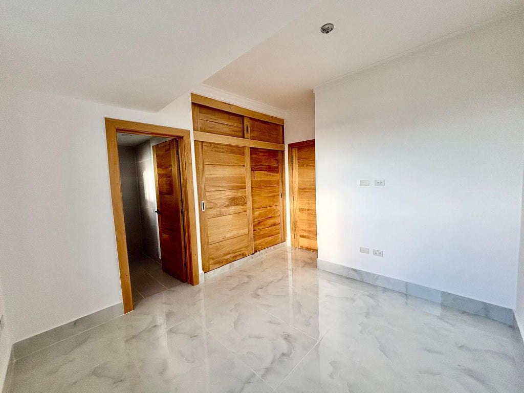Alquiler de Apartamento nuevo a estrenar

📍 Urb. Real