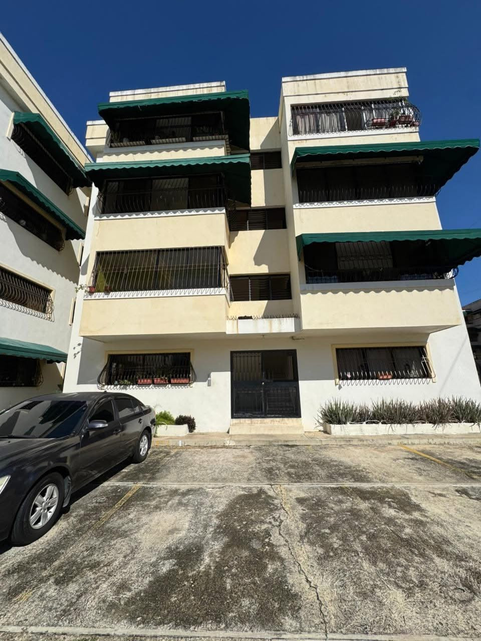 VENDO APARTAMENTO 
SECTOR LAS ACACIAS