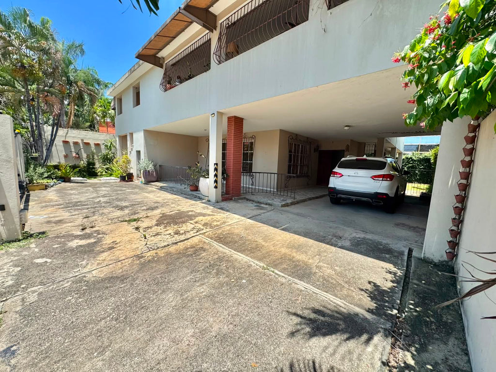CASA EN VENTA EN LOS CACICAZGOS