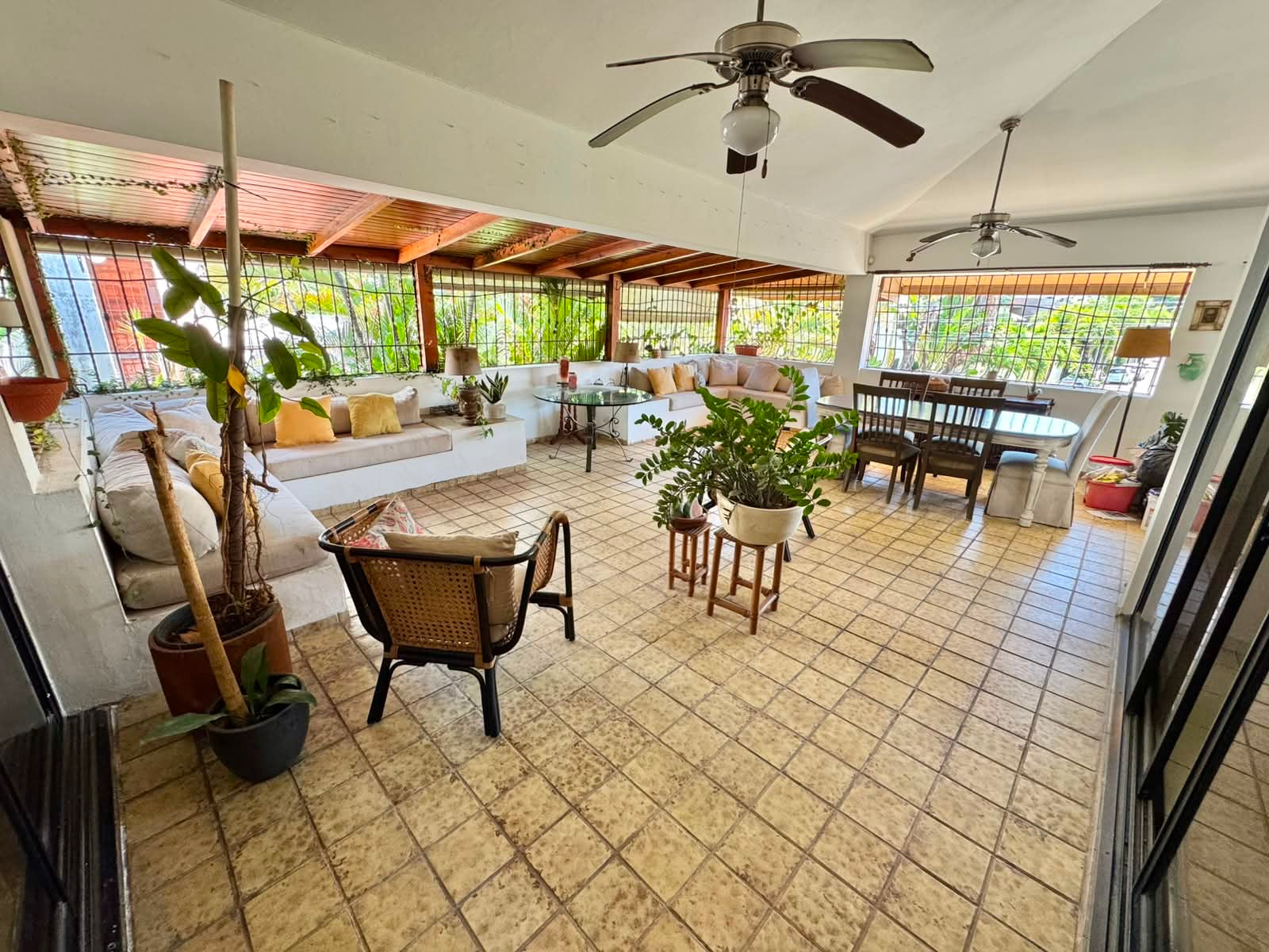 CASA EN VENTA EN LOS CACICAZGOS