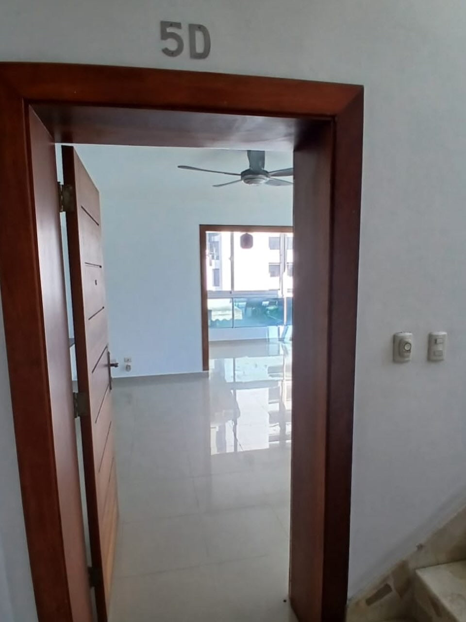 VENDO AMPLIO  APARTAMENTO EN PIANTINI