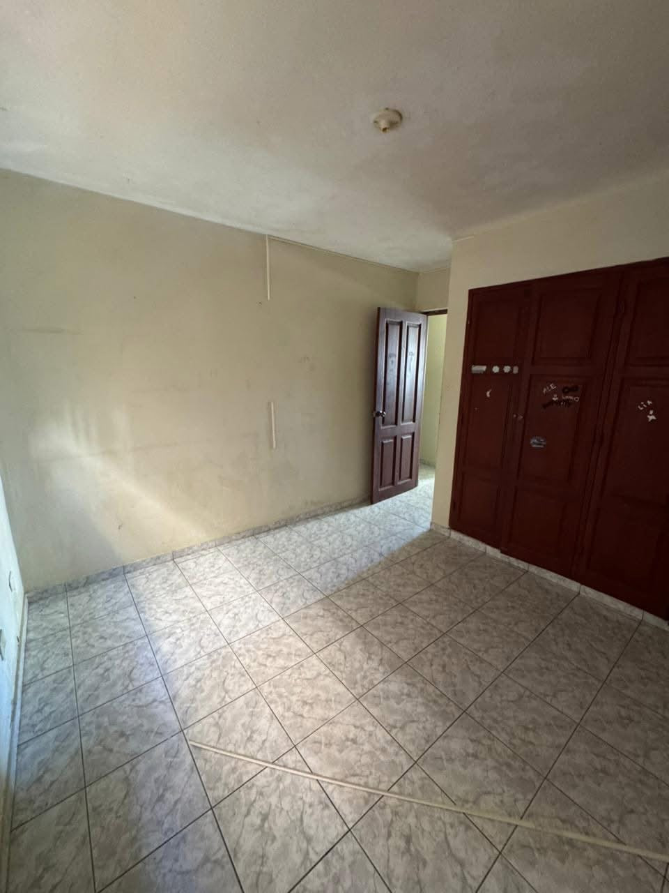 VENDO APARTAMENTO 
SECTOR LAS ACACIAS