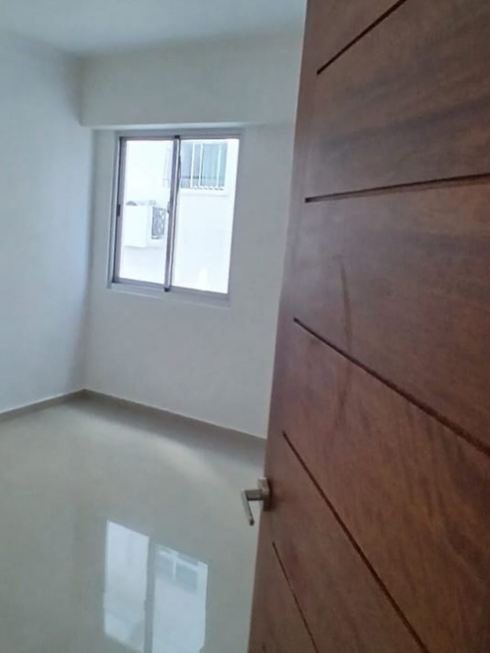 VENDO AMPLIO  APARTAMENTO EN PIANTINI