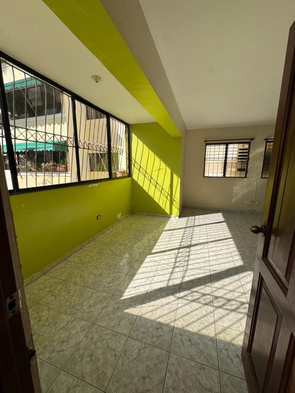 VENDO APARTAMENTO 
SECTOR LAS ACACIAS