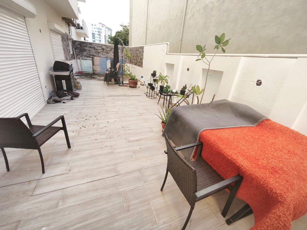 VENDO EN NACO 
2da con terraza