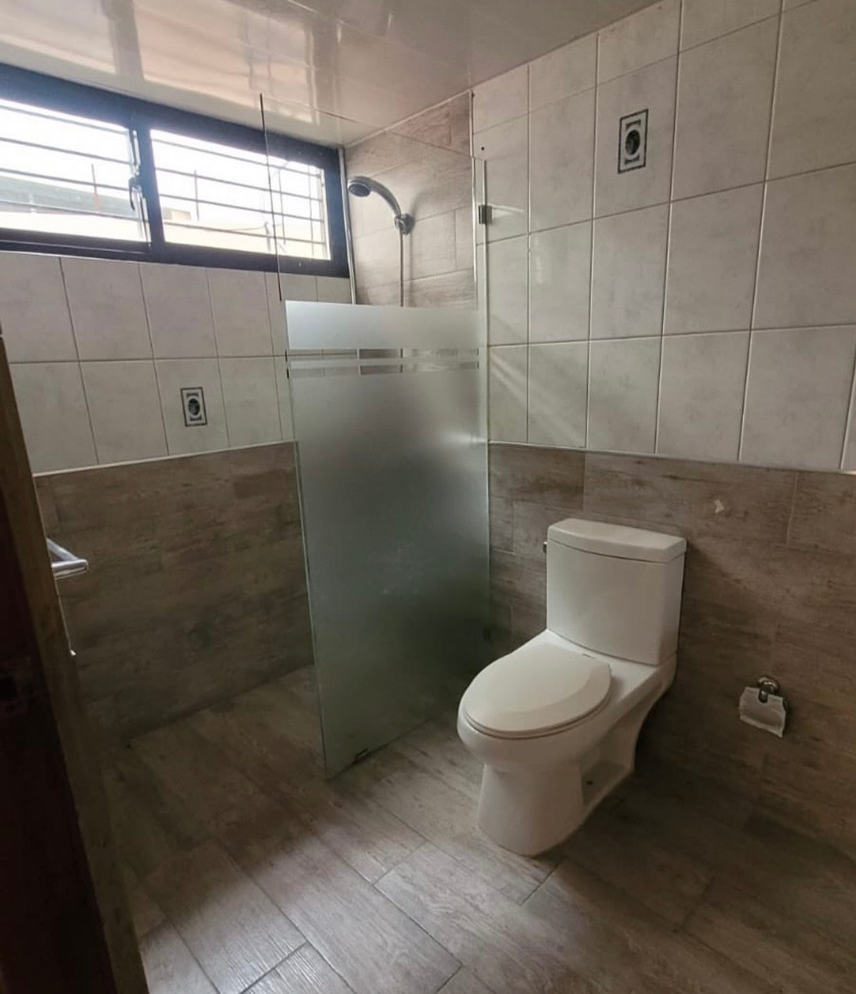 Alquilo apartamento En La Esperilla