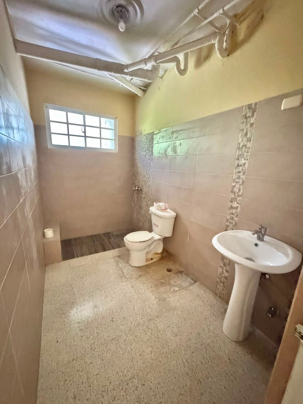 CASA EN VENTA EN LOS CACICAZGOS