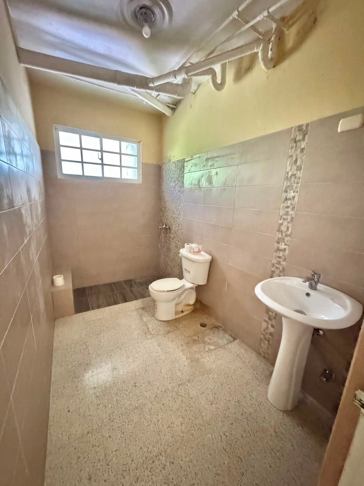 CASA EN VENTA EN LOS CACICAZGOS