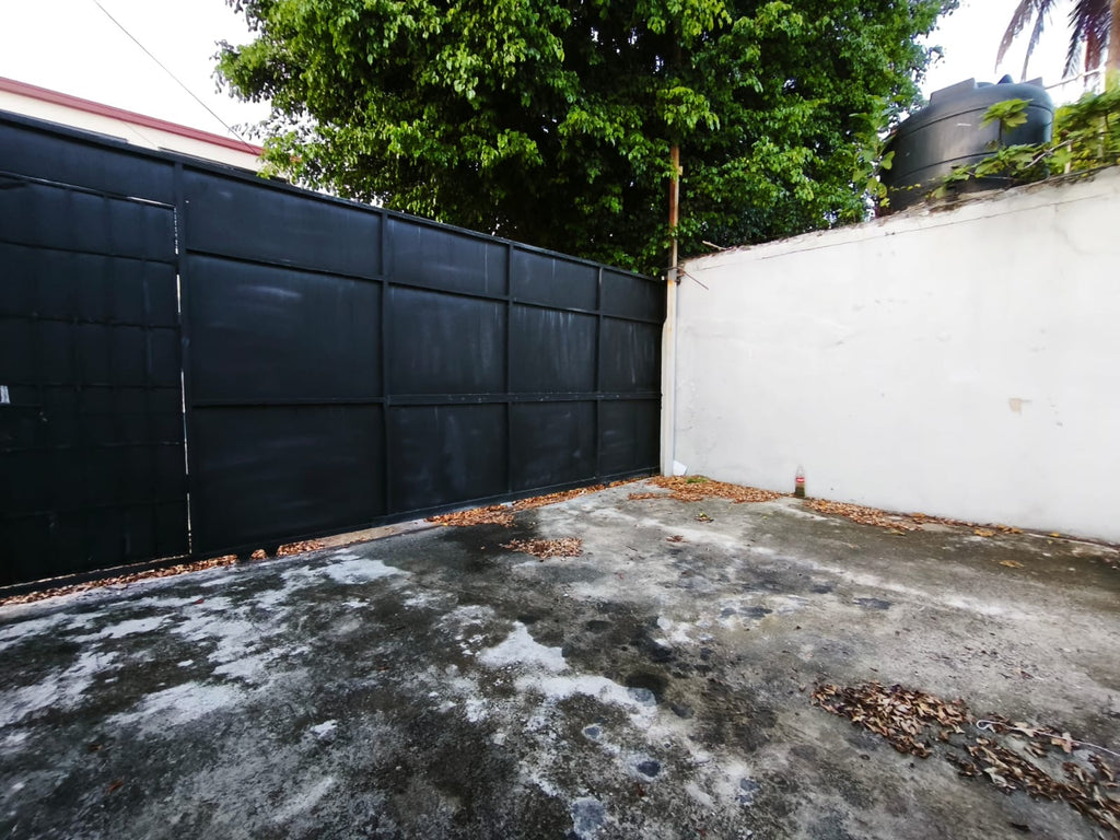 Vendo Casa Sector Invi 30 de Mayo frente al Mar
