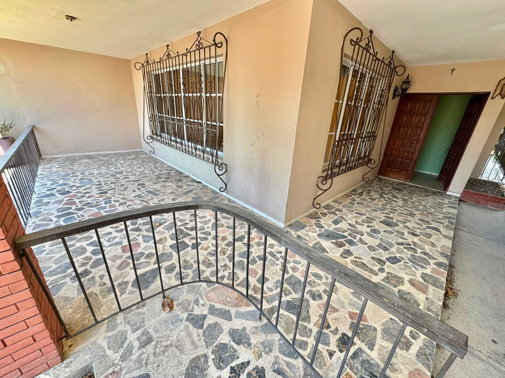 CASA EN VENTA EN LOS CACICAZGOS