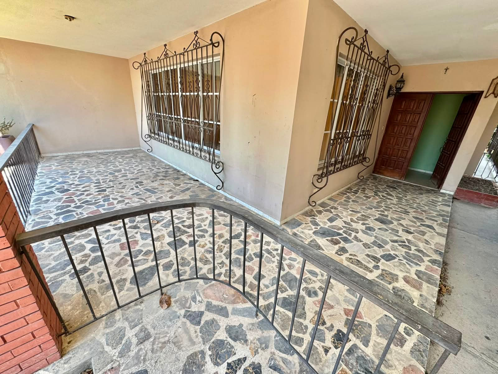 CASA EN VENTA EN LOS CACICAZGOS