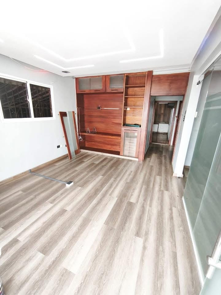 Alquilo Local Comercial 
Av. Rómulo Betancourt