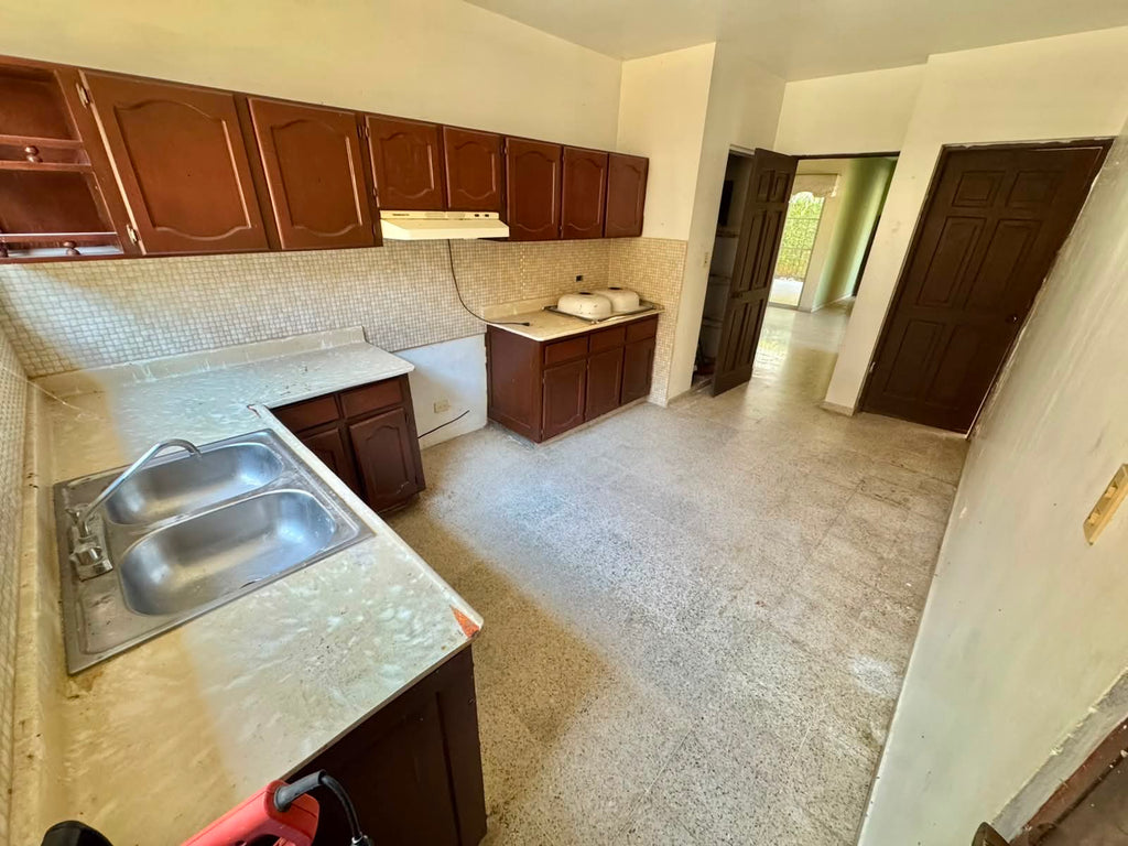 CASA EN VENTA EN LOS CACICAZGOS