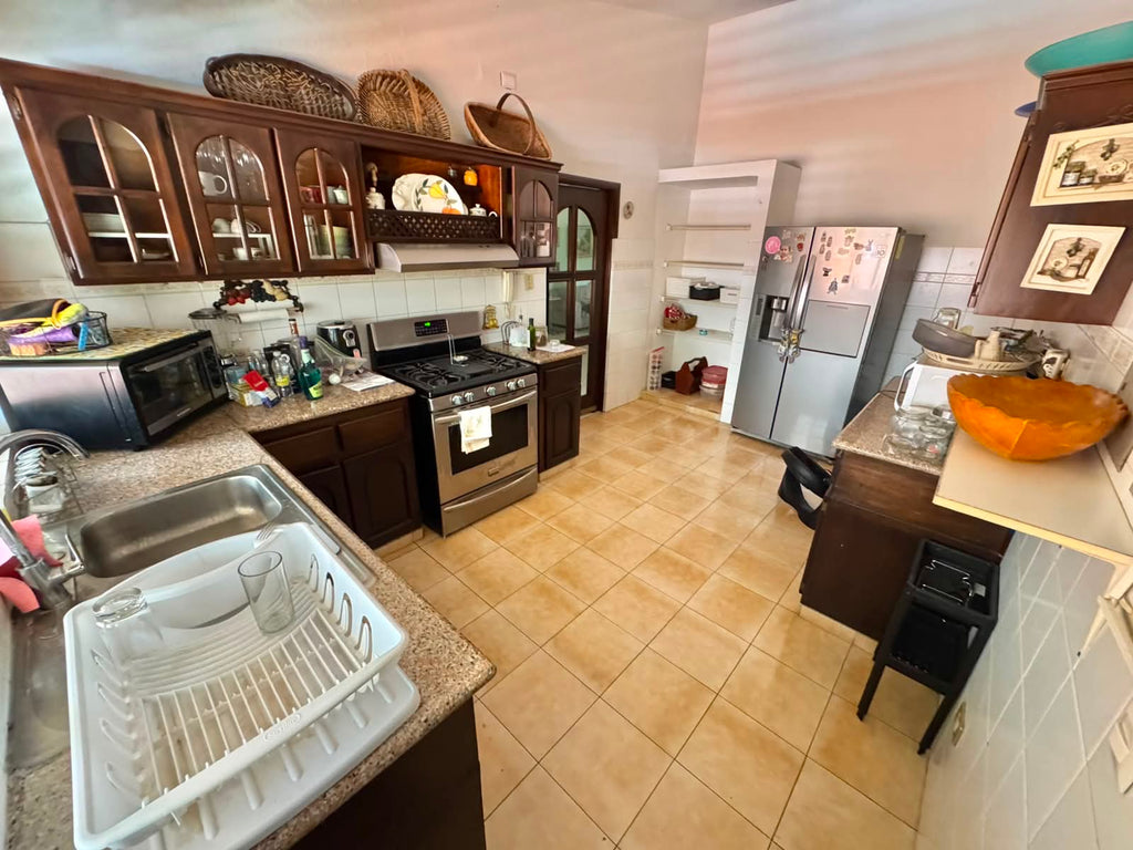 CASA EN VENTA EN LOS CACICAZGOS