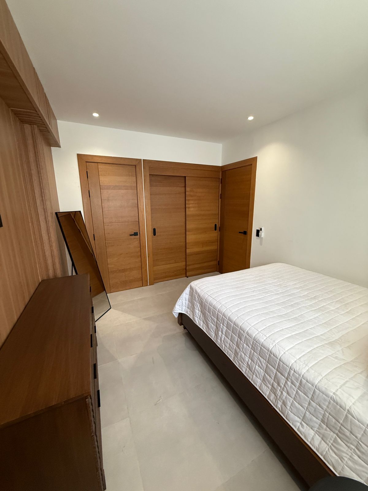 Alquilo Apartamento Amueblado – Urbanización Real