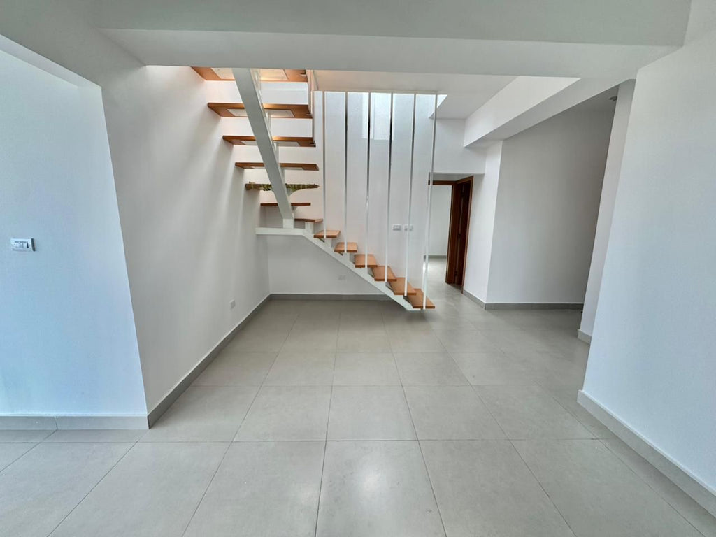 Penthouse Nuevo en Venta
LOS PRADOS