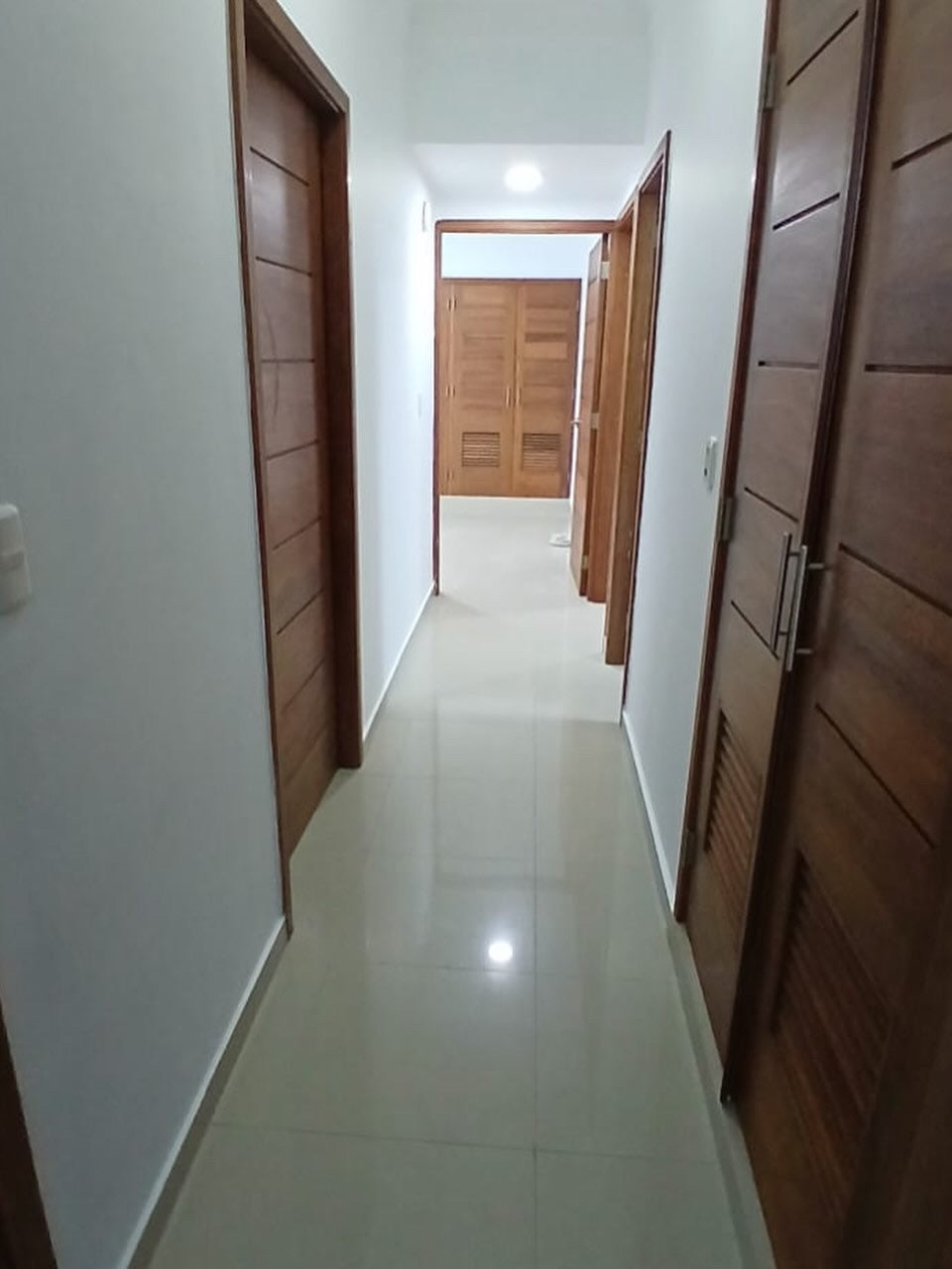 VENDO AMPLIO  APARTAMENTO EN PIANTINI
