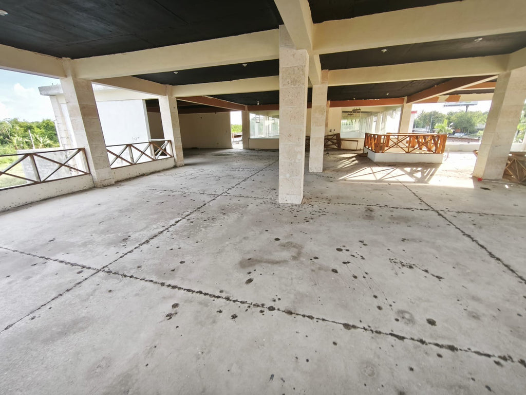 VENDO PARADOR AUTOPISTA DEL ESTE
