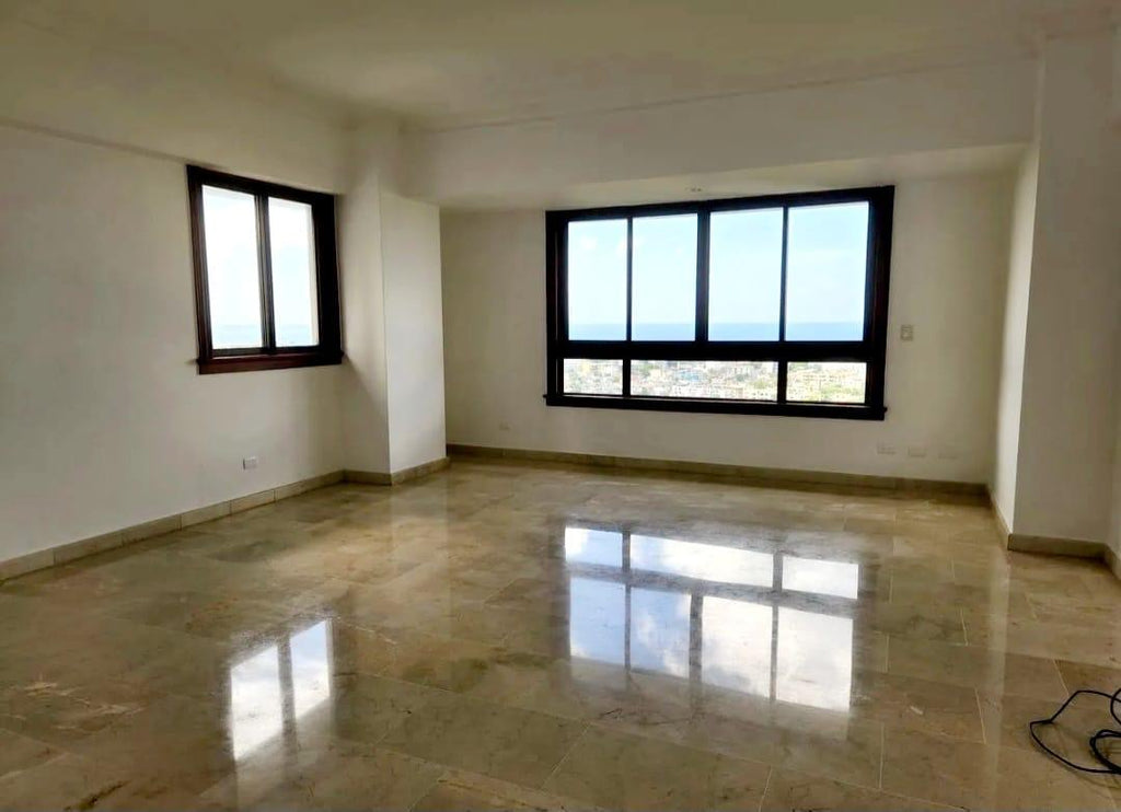 Alquilo apartamento en la Av. Anacaona