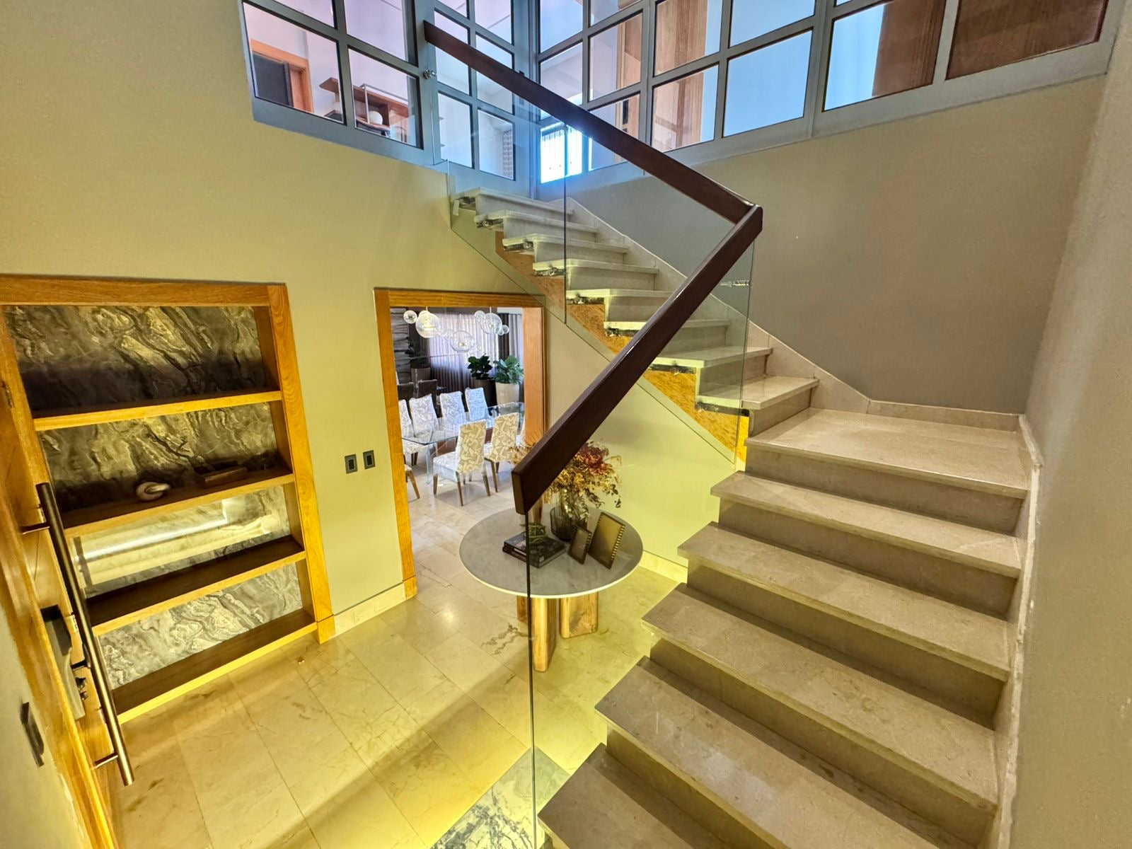 Espectacular Penthouse de 4 Habitaciones con Vista al Mar Urbanización Real