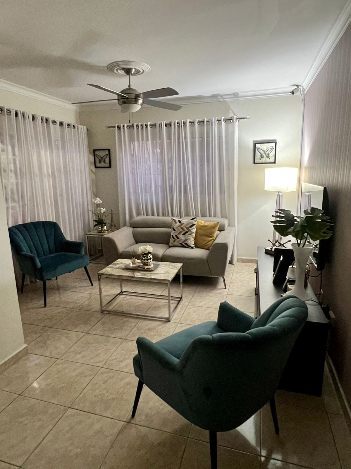 Vendo apartamento Urb. Tropical Independencia
120 metros.