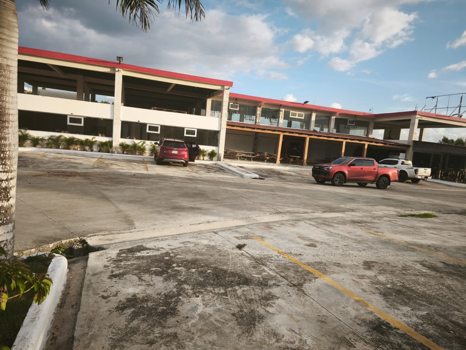 VENDO PARADOR AUTOPISTA DEL ESTE