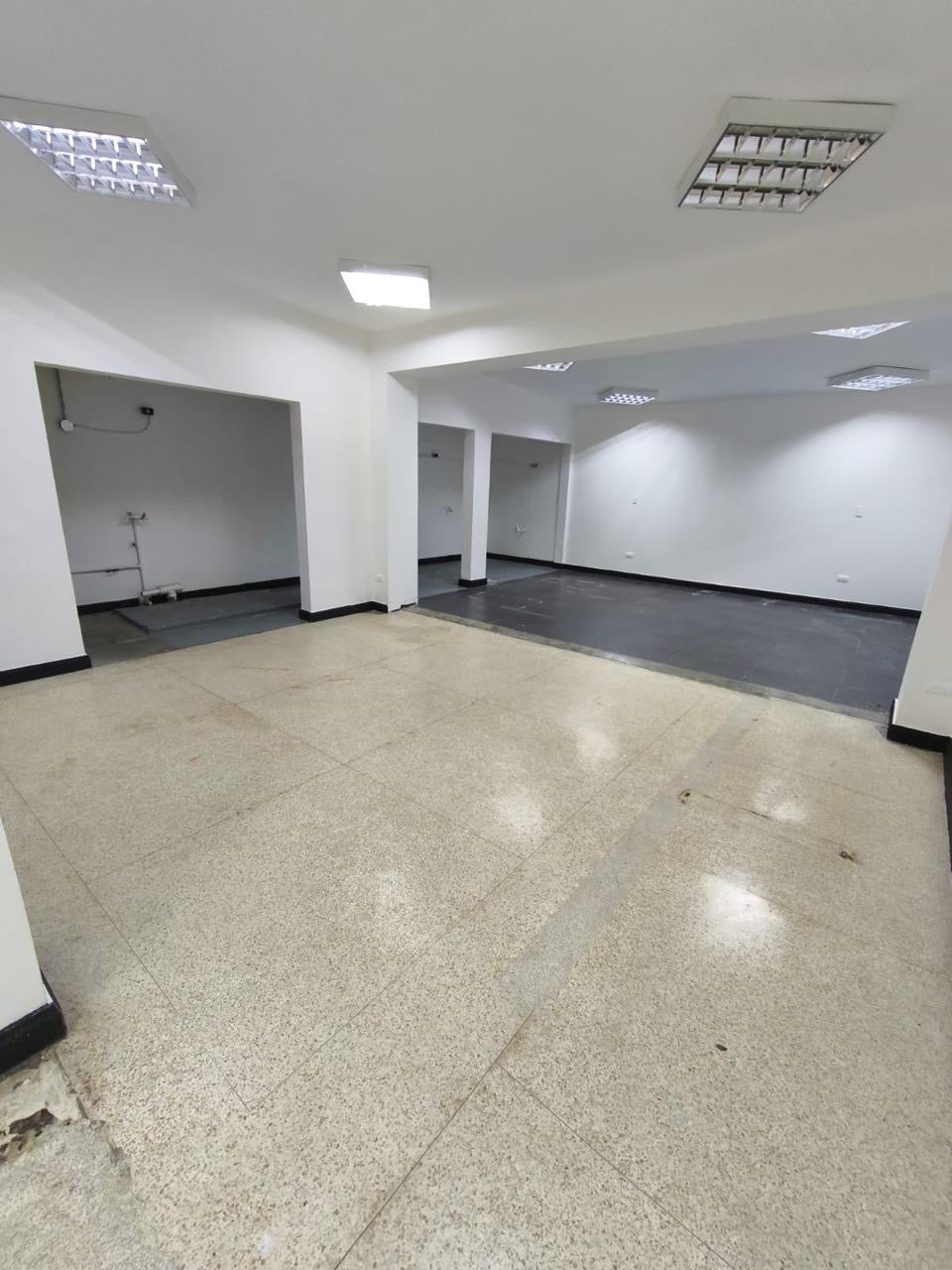 Alquilo Local Comercial en Naco