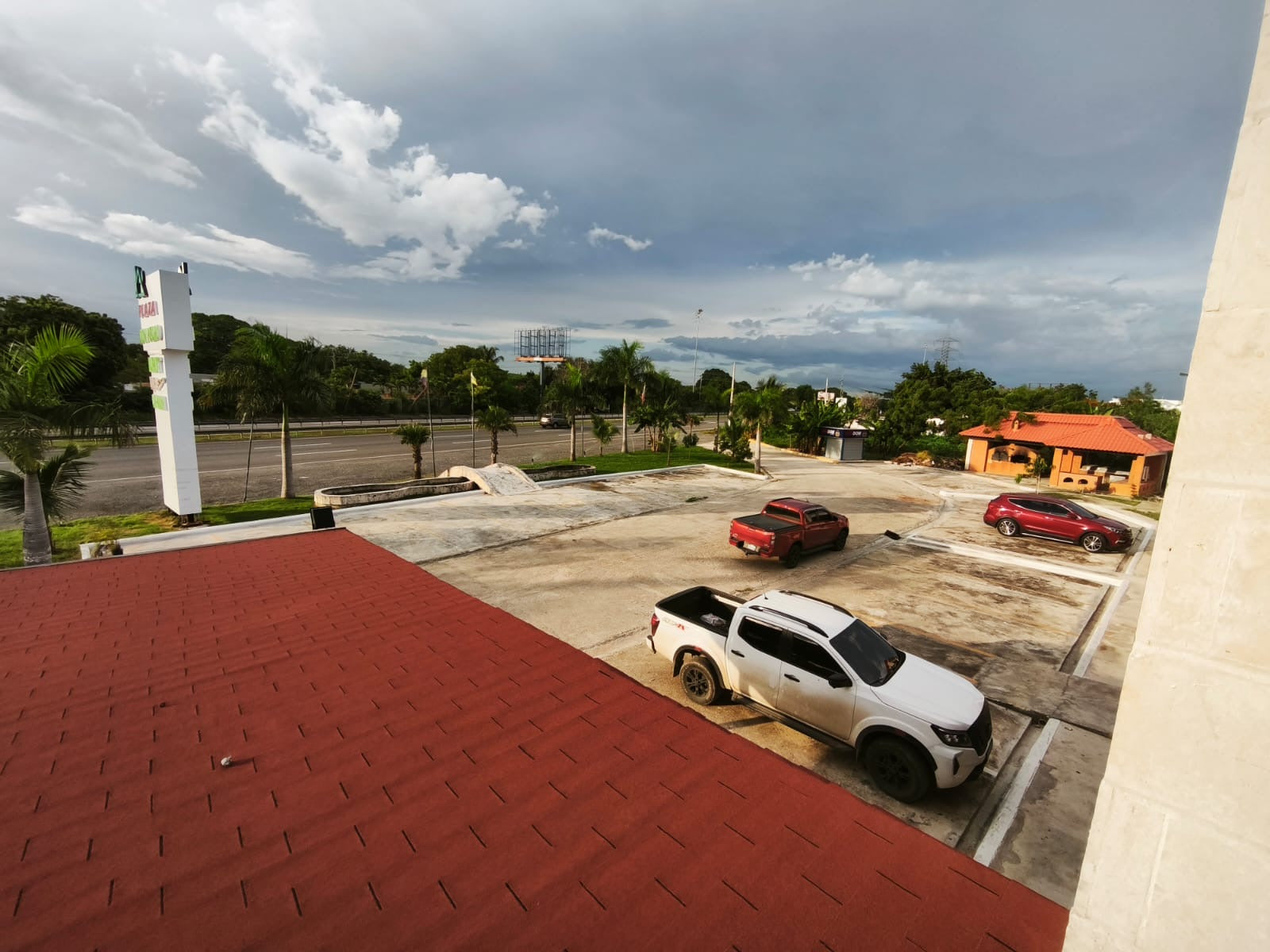 VENDO PARADOR AUTOPISTA DEL ESTE