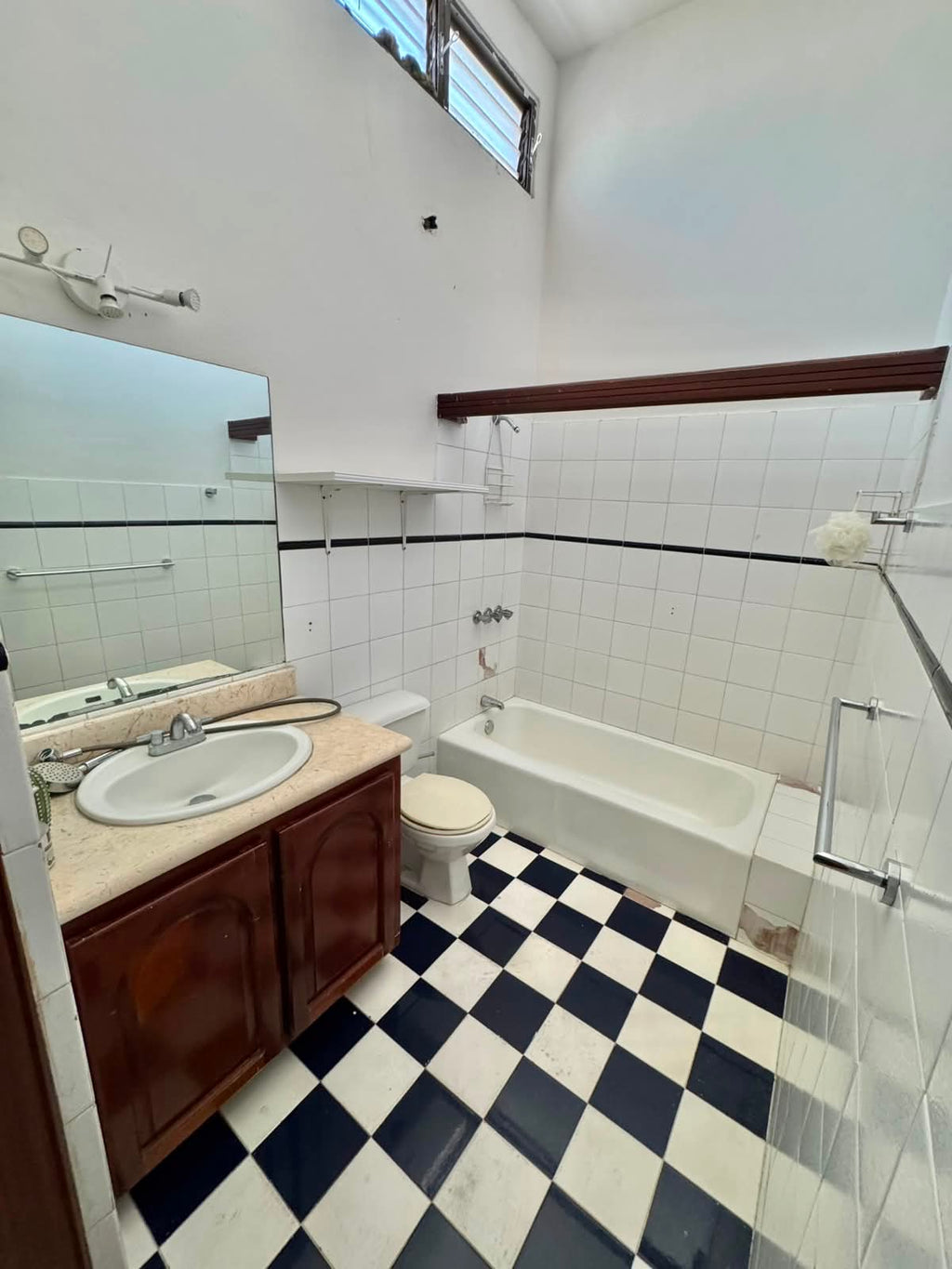CASA EN VENTA EN LOS CACICAZGOS