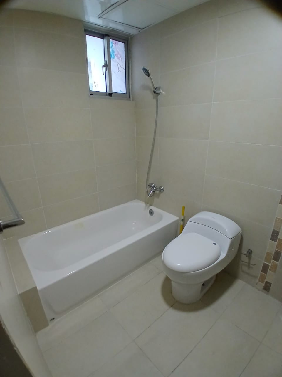 VENDO AMPLIO  APARTAMENTO EN PIANTINI
