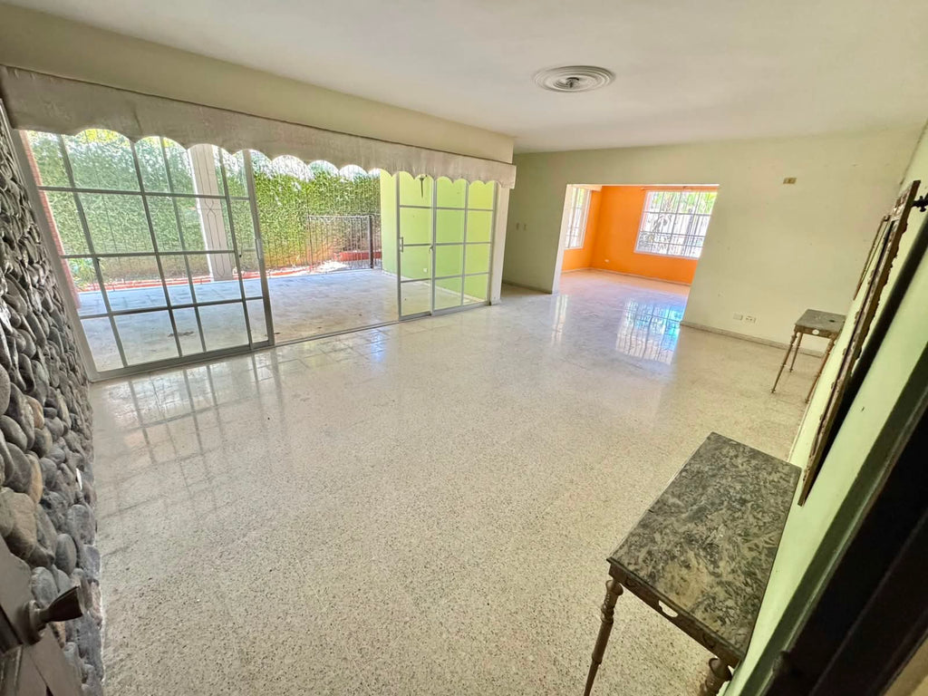 CASA EN VENTA EN LOS CACICAZGOS