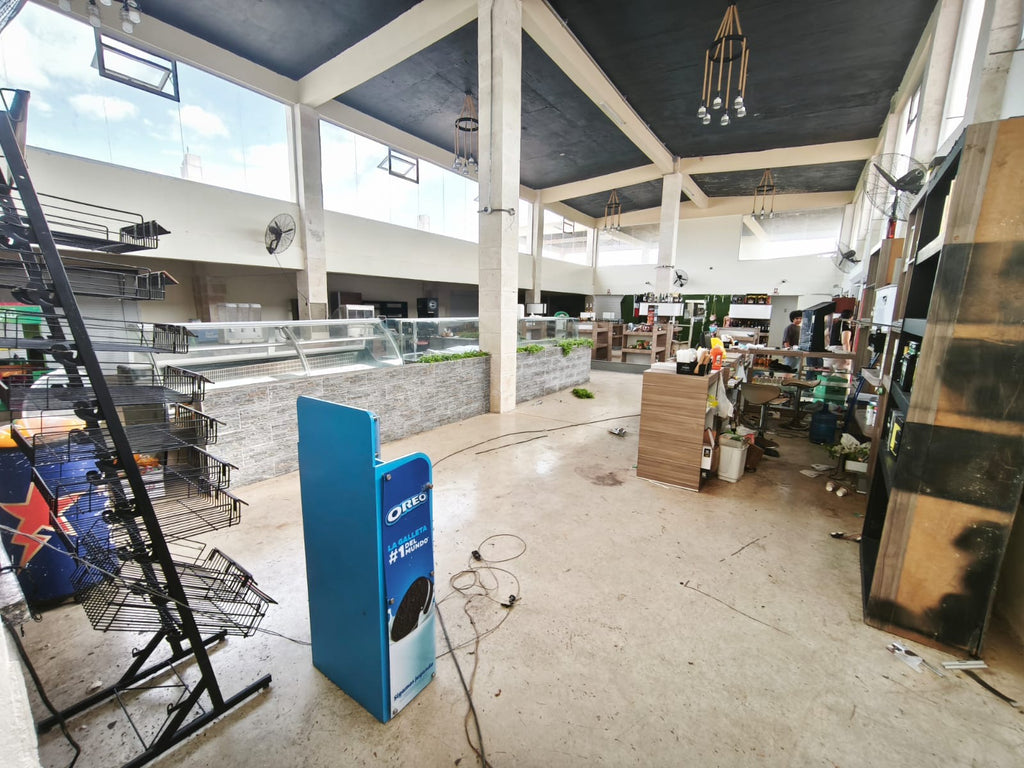 VENDO PARADOR AUTOPISTA DEL ESTE