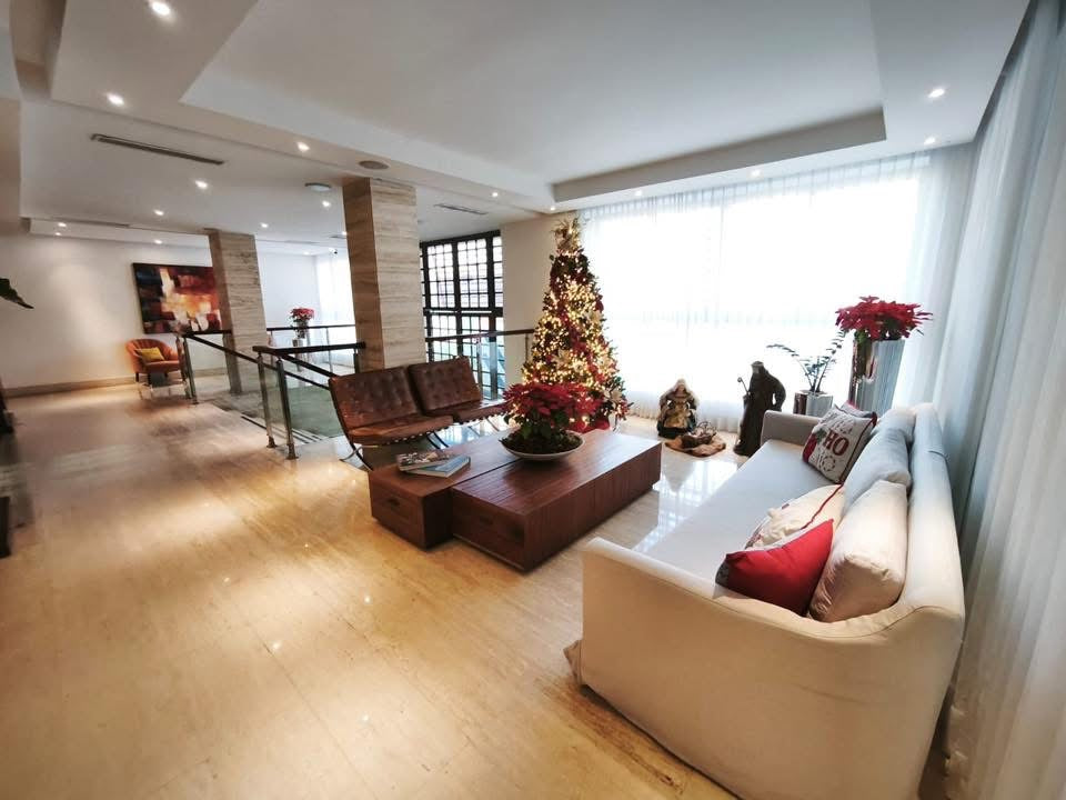 Vendo apartamento en Naco 2da con terraza con ubicación estratégica con salida Rápida a la próximo 27 de Febrero Av. Tiradentes